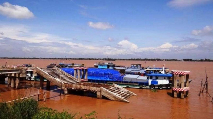 Description: Nhiều giải pháp gỡ khó tuyến vận tải biên giới đi Campuchia 2